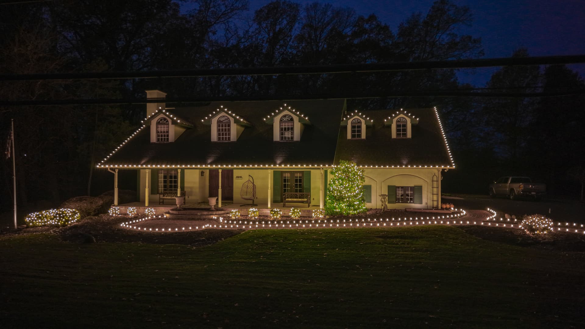 Gallery photos for Christmas Light Installation in Easton, PA: Image #2